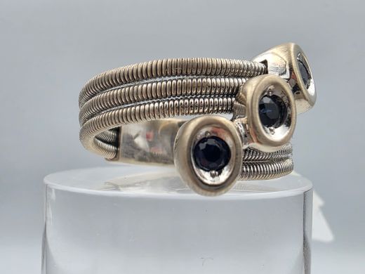 Gold ring with sapphire, 9.30 g, size 19.5