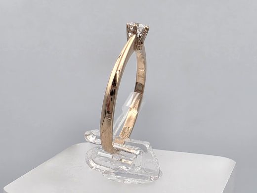 Gold ring with zircon, 1.37 g, size 16