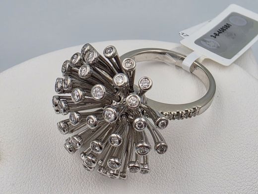 Gold ring with diamond, 13.19 g, size 17