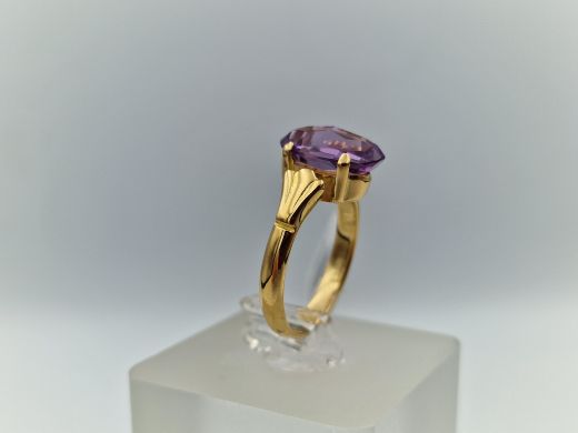 Zelta gredzens ar koraļļi, 4.62 g, izm. 16.5