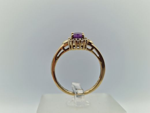 Zelta gredzens ar ametistiem, 2.3 g, izm. 17.5