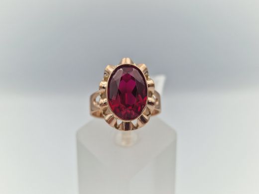 Zelta gredzens ar koraļļi, 6.6 g, izm. 19