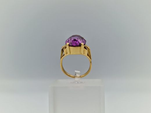 Zelta gredzens ar koraļļi, 7.2 g, izm. 16.5