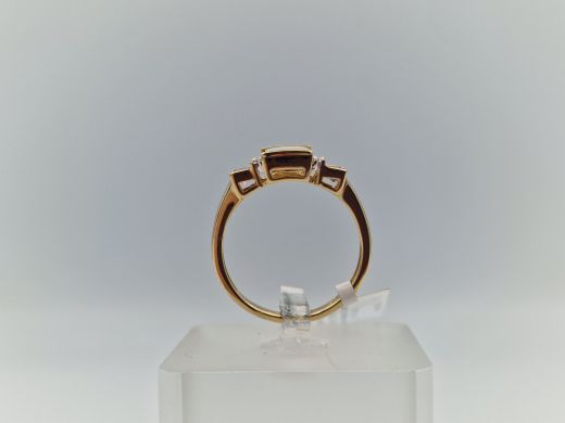 Zelta gredzens ar briljantu un topāzu, 2.08 g, izm. 17.5