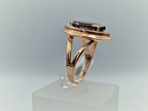 Zelta gredzens ar granātu un cirkoniju, 5.75 g, izm. 19