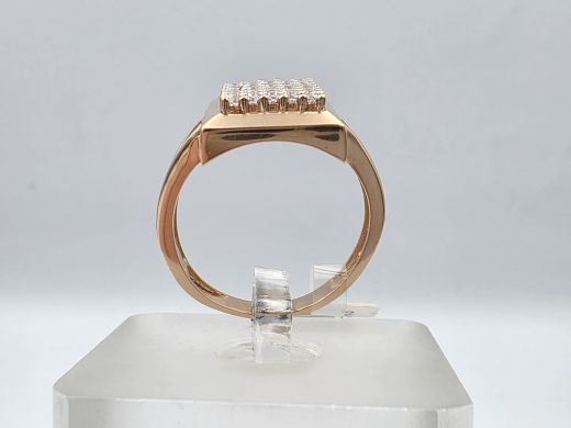 Золотое кольцо с цирконом, 4.3 г, разм. 17