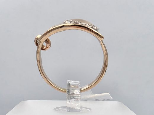 Gold ring with zircon