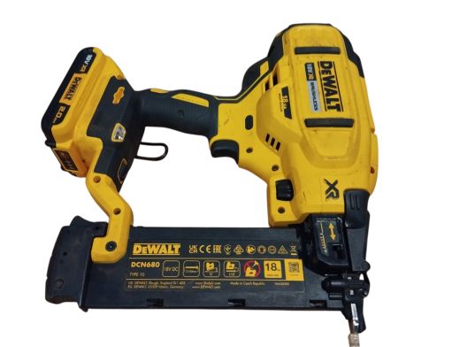 Dewalt Dcn680