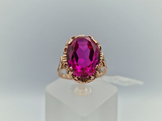 Zelta gredzens ar koraļļi, 6.47 g, izm. 18