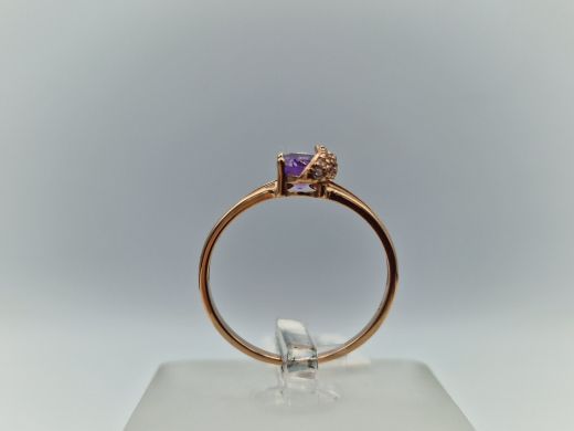 Gold ring with zircon, 1.57 g, size 18