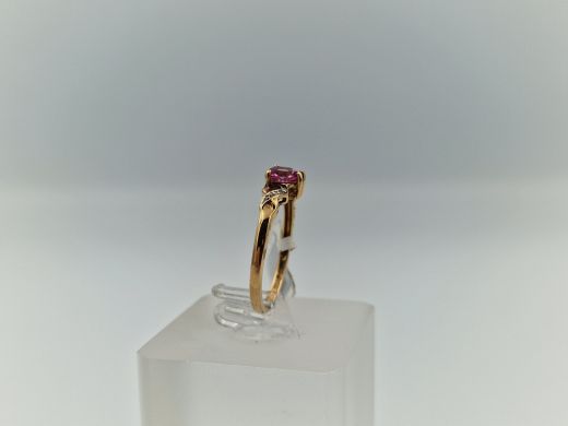 Zelta gredzens ar briljantu un topāzu, 1.47 g, izm. 17