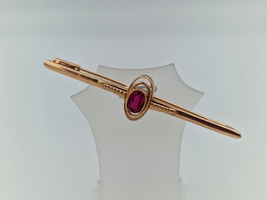 Золотая брошь с кораллом, 3.74 г