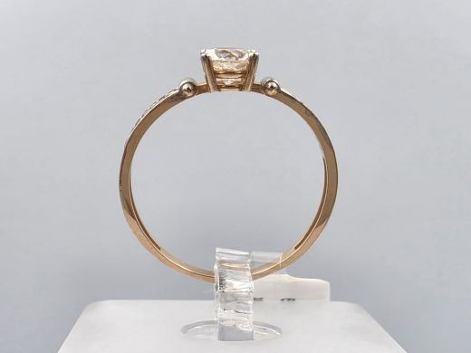 Gold ring with zircon, 2.02 g, size 20