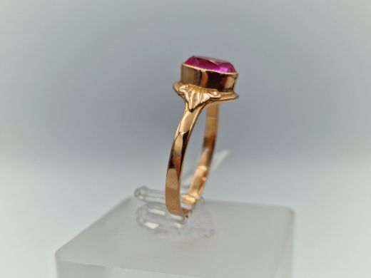 Zelta gredzens ar koraļļi, 2.55 g, izm. 18.2