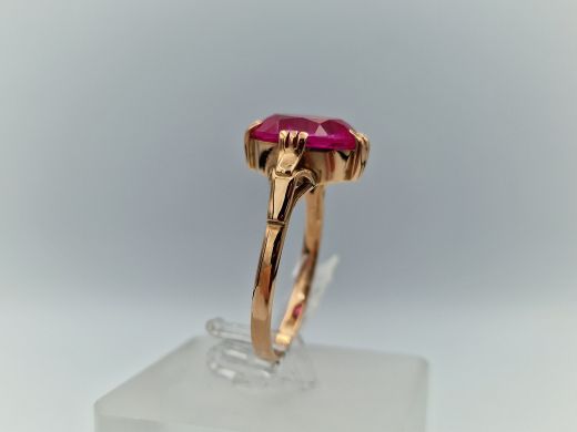 Zelta gredzens ar koraļļi, 4.3 g, izm. 18.5