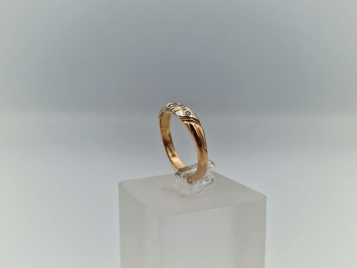 Золотое кольцо с бриллиантом, 3.14 г, разм. 17.5