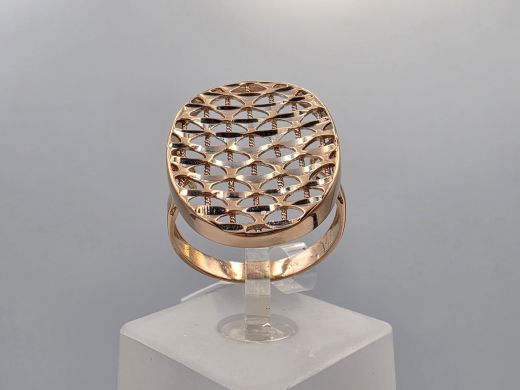 Золотое кольцо, 3.65 г, разм. 18.5