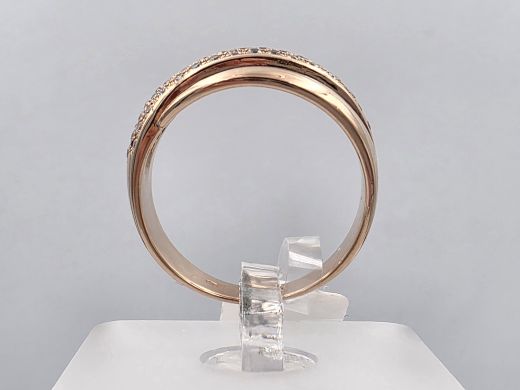 Gold ring with zircon