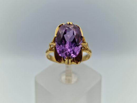 Zelta gredzens ar koraļļi, 5.59 g, izm. 18