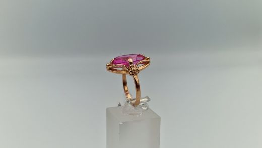 Zelta gredzens ar koraļļi, 5.06 g, izm. 17.5