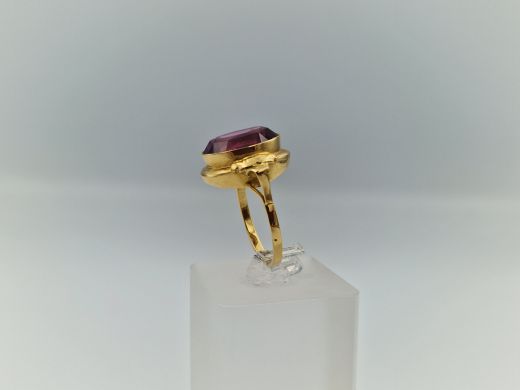 Zelta gredzens ar koraļļi, 8.75 g, izm. 19.5