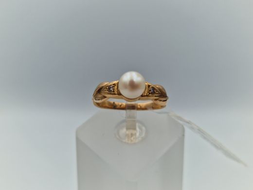 Золотое кольцо с цирконом, 3.35 г, разм. 18