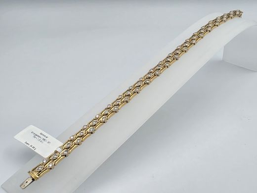 Gold bracelet with diamonds