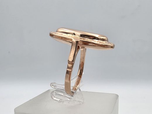 Золотое кольцо, 4.74 г, разм. 17