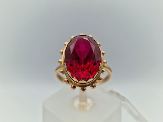 Zelta gredzens ar koraļļi, 6.15 g, izm. 19