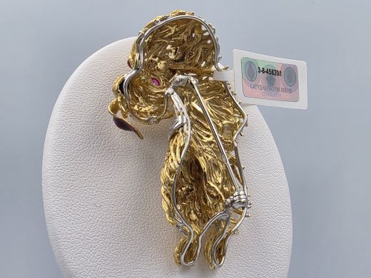 Gold brooch with ruby, 16.00 g