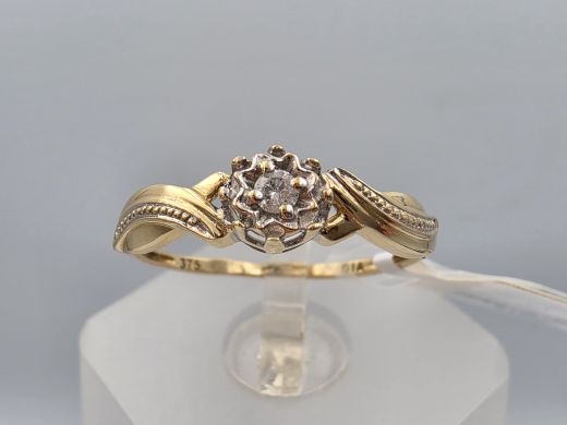 Gold ring with diamond, 1.37 g, size 17.5