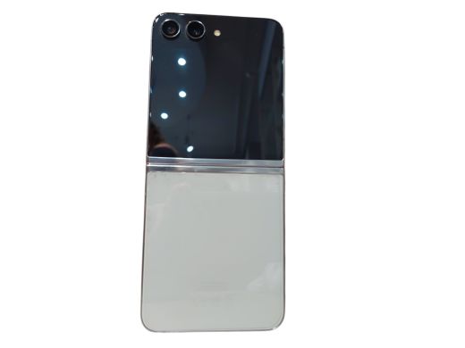 Samsung Z Flip 5 0.5 gb