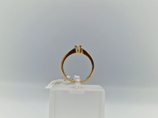 Золотое кольцо с бриллиантом, 2.7 г, разм. 17.5