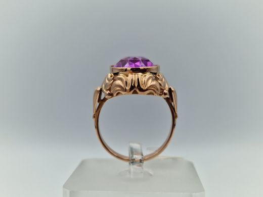 Zelta gredzens ar koraļļi, 6.39 g, izm. 18.5