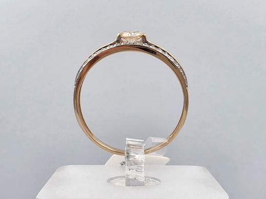 Gold ring with zircon, 2.25 g, size 19