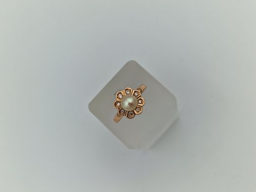 Золотое кольцо с цирконом, 3.63 г, разм. 16.5