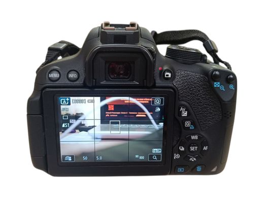 Canon 700D
