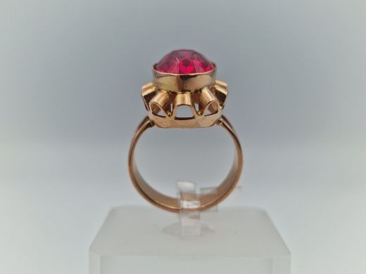 Zelta gredzens ar koraļļi, 6.68 g, izm. 17