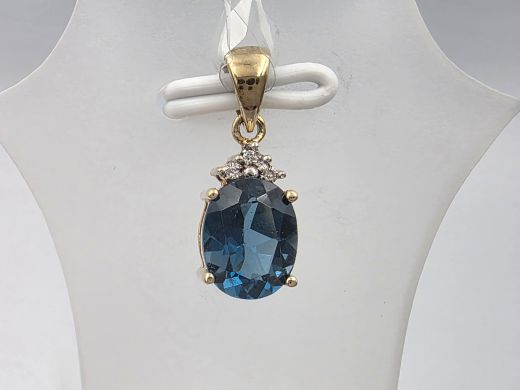 Gold pendant with diamond and topaz, 0.96 g
