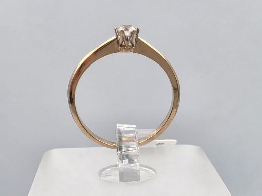 Gold ring with zircon, 1.37 g, size 16