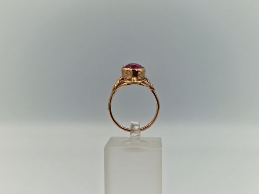 Zelta gredzens ar koraļļi, 3.59 g, izm. 17