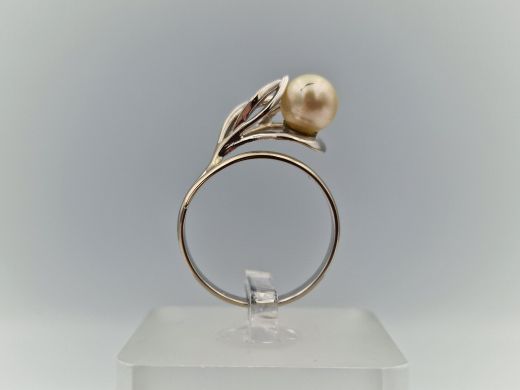 Золотое кольцо с бриллиантом, 3.28 г, разм. 17.5