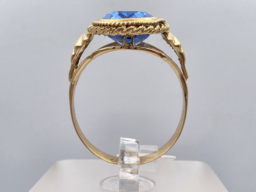 Gold ring with corundum, 5.25 g, size 19
