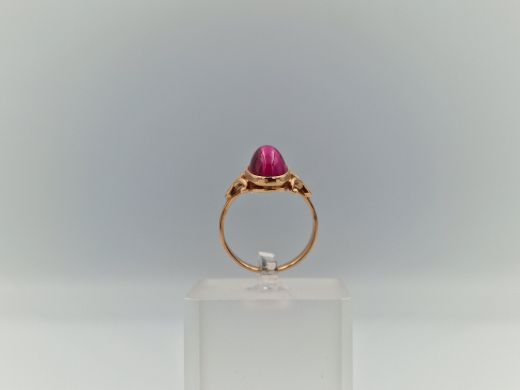 Золотое кольцо с кораллом, 4.66 г, разм. 17.5