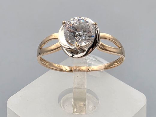 Gold ring with zircon, 1.74 g, size 17.5