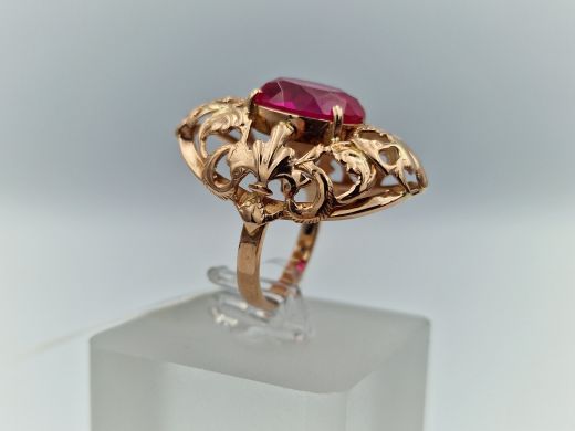 Zelta gredzens ar koraļļi, 6.92 g, izm. 16