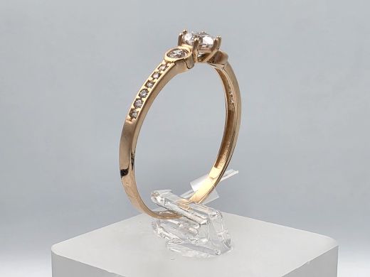 Gold ring with zircon, 2.11 g, size 21