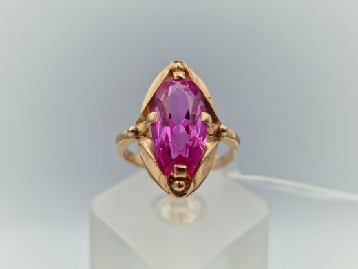 Золотое кольцо с кораллом, 4.49 г, разм. 17