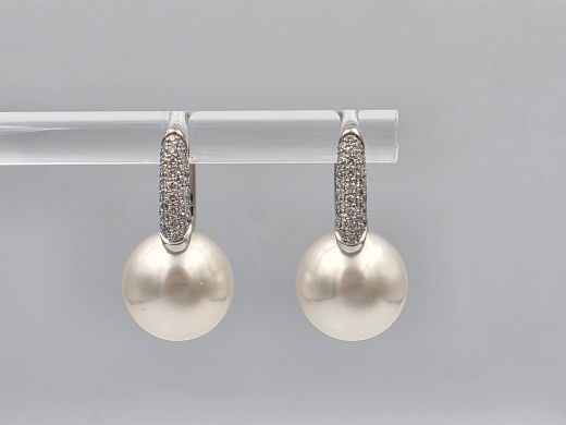 Gold earrings with diamond, 6.60 g
