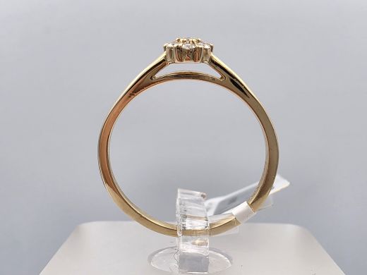 Gold ring with diamond, 1.80 g, size 17
